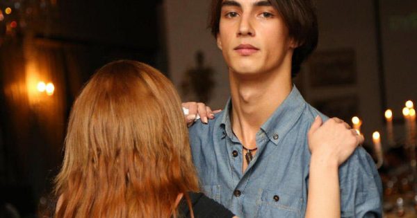 Roza Zərgərlinin oğlu bələdiyyə üzvü seçildi: Mehmanın dairəsindən
