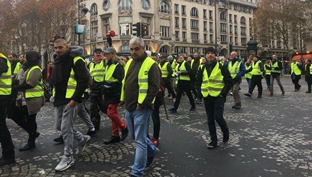 Fransada genişmiqyaslı tətil keçirilir – Nəqliyyat sistemi iflic oldu