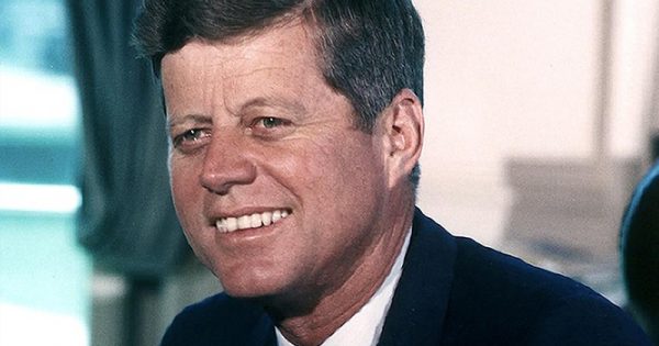 Kennedinin məktubu yayımlandı: “Şaxta baba ilə danışmışam…”