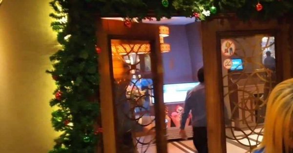 “Toroqvı”da 60 manatlıq çaya görə qapıdan qovulan müştərilər – FOTO
