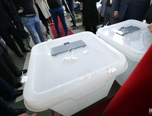 Növbədənkənar parlament seçkilərində iştirak edəcək partiyaların sayı 21-ə çatıb