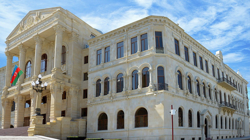 Prokuror və köməkçisi nöqsanlara görə işdən çıxarıldı