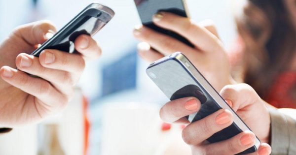 İtaliyada 4 böyük mobil operator şirkətinə 1 milyon avro cərimə kəsilib