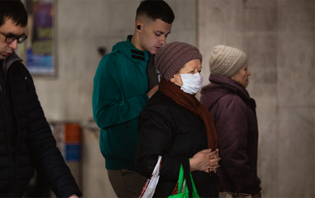 Özü koronavirus xəstəsi idi, minlərlə insanı da yoluxdurdu