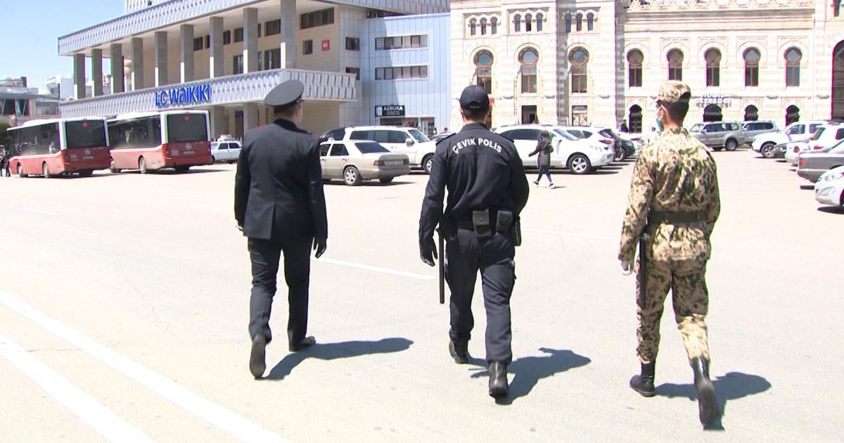 Beş nəfərdən artıq toplaşmaq qadağan edildi 1 Beş nəfərdən artıq toplaşmaq qadağan edildi