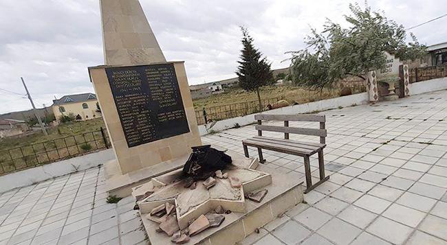 Abşeronda şəhidlərin ruhuna hörmətsizlik 1 Abşeronda şəhidlərin ruhuna hörmətsizlik