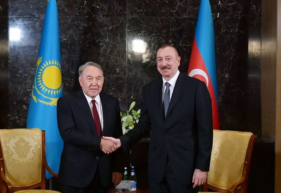 İlham Əliyev Nursultan Nazarbayevə zəng etdi