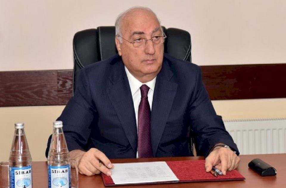 Sahibkarlardan icra başçısına: “Madam dediyiniz həqiqətdir, ortaya bircə sənəd qoyun” 1 Sahibkarlardan icra başçısına: “Madam dediyiniz həqiqətdir, ortaya bircə sənəd qoyun”