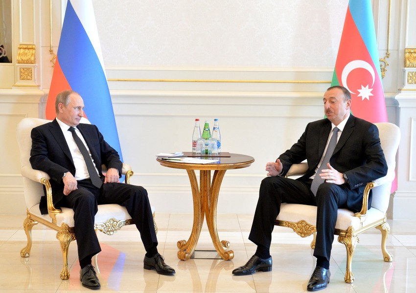 İlham Əliyev Rusiyanın Ermənistana silah verməsinə görə Putinə zəng etdi 1 İlham Əliyev Rusiyanın Ermənistana silah verməsinə görə Putinə zəng etdi