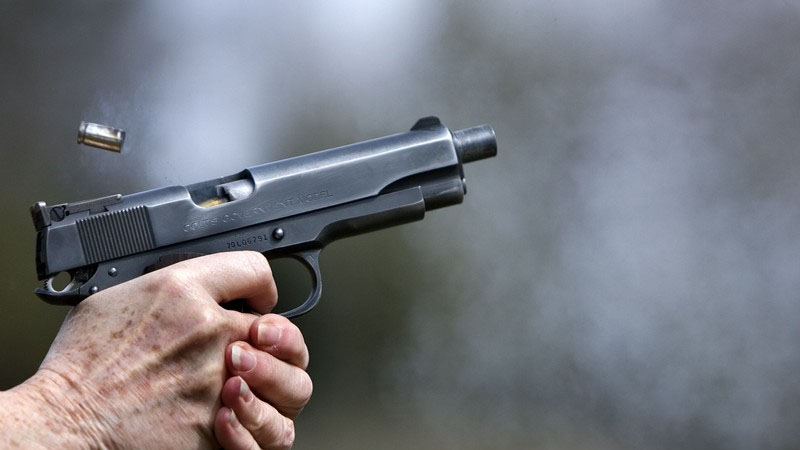 Bakıda polis onu bıçaqlayan oğrunu güllələdi 1 Bakıda polis onu bıçaqlayan oğrunu güllələdi