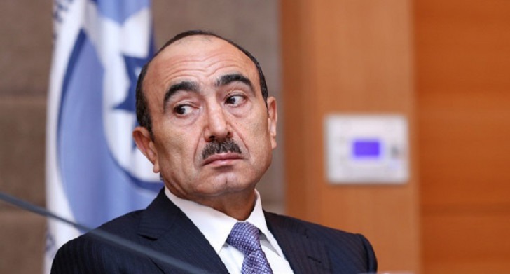 Əli Həsənov Dubayda görüntüləndi – Bahalı istirahət mərkəzində səhər yeməyi 7 Əli Həsənov Dubayda görüntüləndi – Bahalı istirahət mərkəzində səhər yeməyi