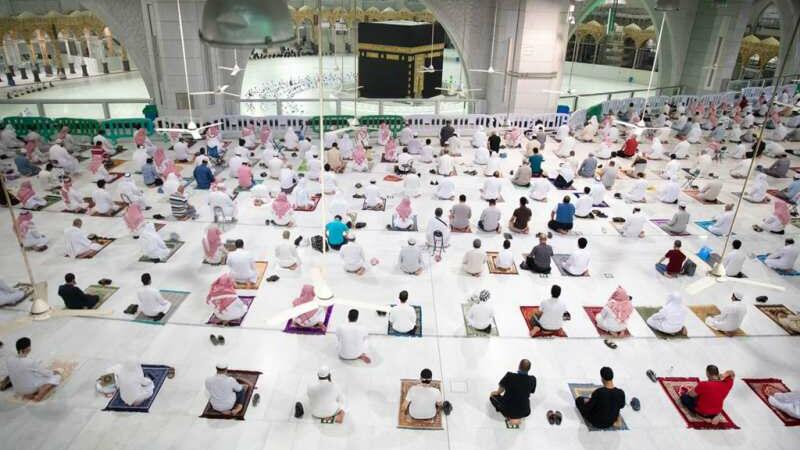 Məkkədə 7 aydan sonra İLK DƏFƏ NAMAZ QILINDI- FOTO 3 Məkkədə 7 aydan sonra İLK DƏFƏ NAMAZ QILINDI- FOTO