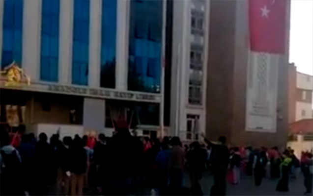 Antalyada şagirdlərdən Azərbaycana dəstək - Video 1 Antalyada şagirdlərdən Azərbaycana dəstək – Video