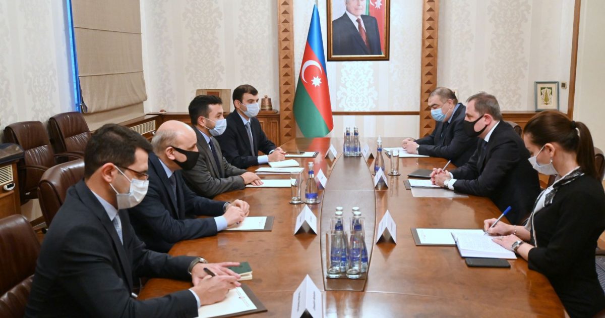 Ceyhun Bayramov İƏT-in Gənclər Forumunun prezidentini qəbul edib