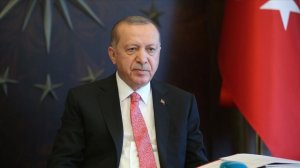 Ərdoğan Vyanada terrorçulara müdaxilə edən türk gənclərlə danışdı