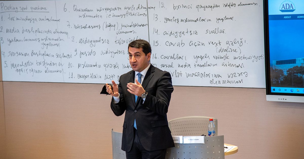 Hikmət Hacıyev ADA-da media üzrə keçirilən seminarda iştirak edib – Foto
