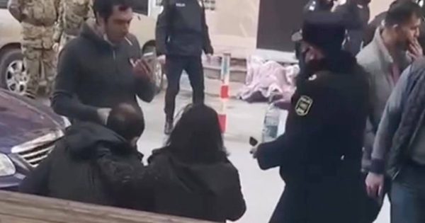 Bakıda daha bir şəxs özünü hündürmərtəbəli binadan atdı – VİDEO