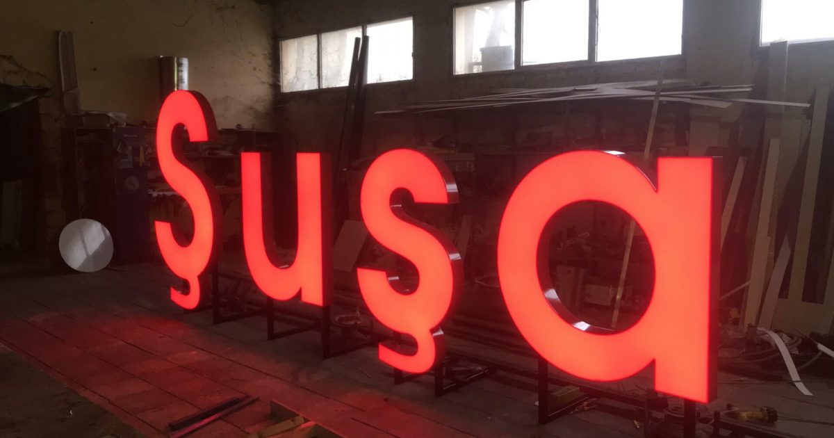 Şuşanın girişində quraşdırılacaq lövhə BELƏ OLACAQ - FOTO 5 Şuşanın girişində quraşdırılacaq lövhə BELƏ OLACAQ – FOTO