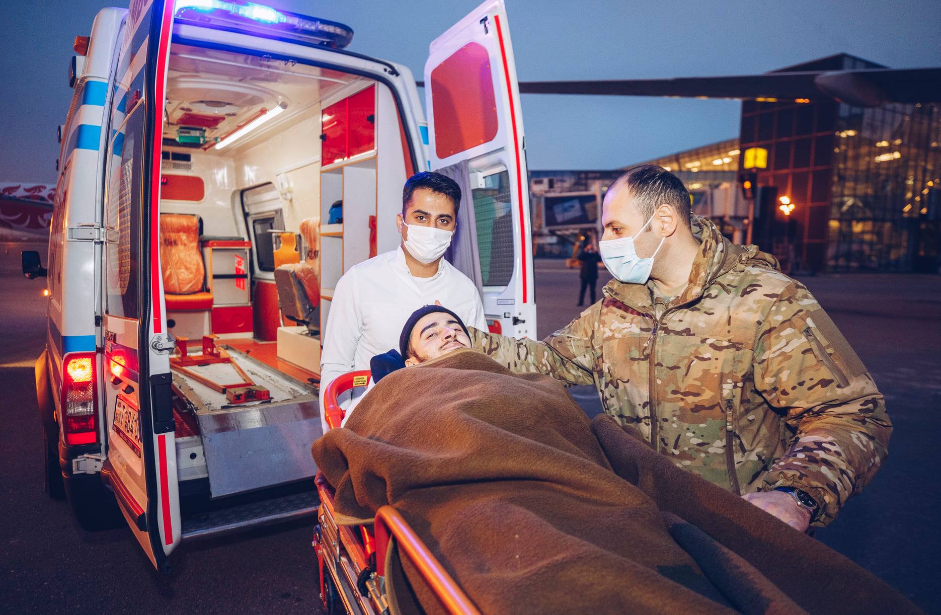 Daha üç qazimiz müalicə üçün Türkiyəyə göndərildi – Fotolar