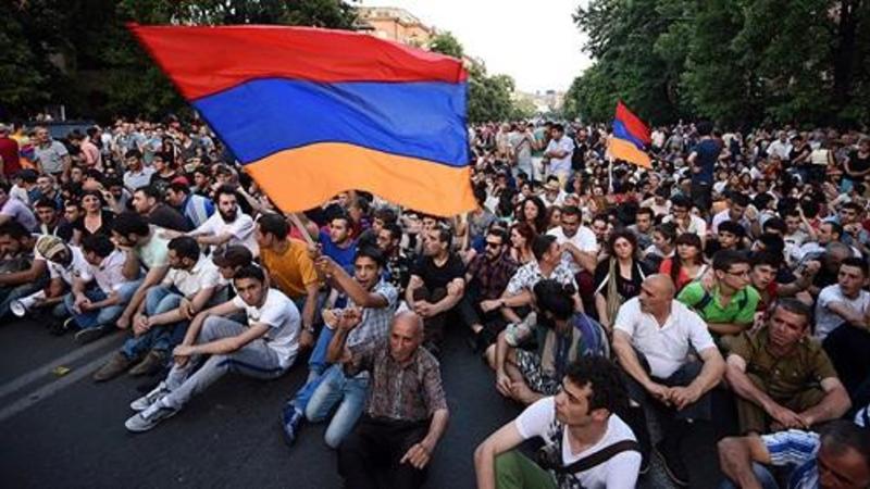 Ermənistan SİLKƏLƏNİR: Xalq  kütləvi itaətsizlik aksiyasına başlayır