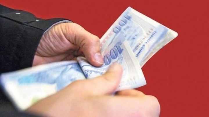“Lirə dəyər itirməkdə davam edərsə, Azərbaycanda türk malları ucuzlaşacaq”