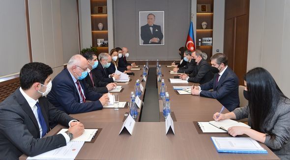 Ceyhun Bayramov TBMM-in Xarici əlaqələr komissiyasının sədrini qəbul edib – FOTO
