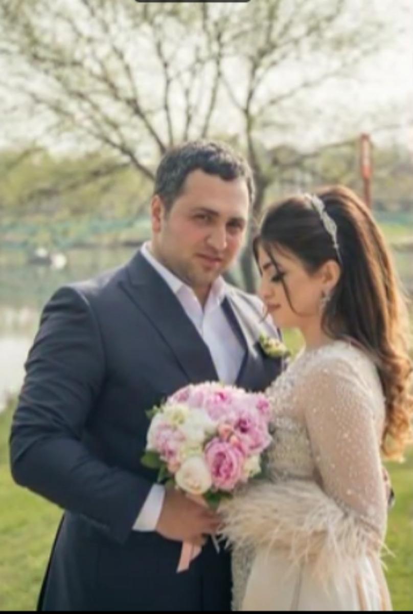 Əməkdar artist pandemiyaya görə oğluna Moskvada toy etdi – FOTOLAR
