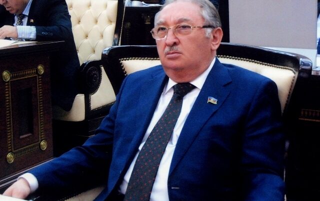 Əhməd Vəliyev iflas ərəfəsində: “İmperiya” çökür 1 image-ehmed-veliyev-640x403