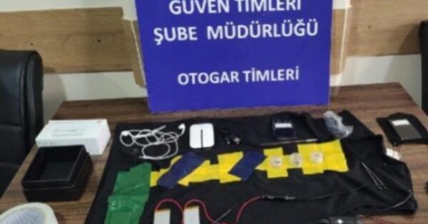 İstanbulda imtahana girənlərə xüsusi cihazlarla cavabları ötürən azərbaycanlı tutuldu 16 image-imtahan