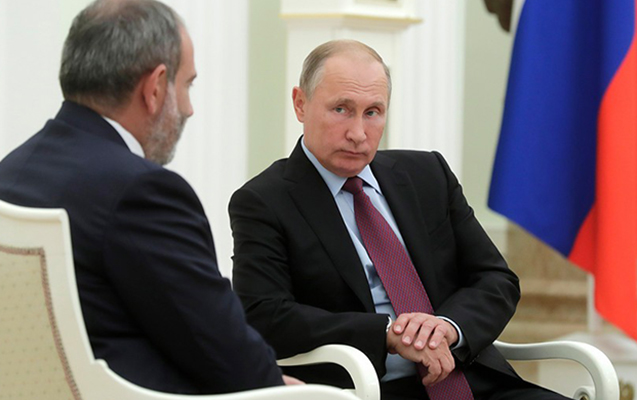 Paşinyan Putinə zəng etdi