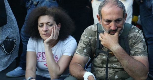 Paşinyanın Şuşadakı sərxoşluğu arvadına dərs olub: “Nikolu İrəvana qaytarın...” 1 image-pasinyan