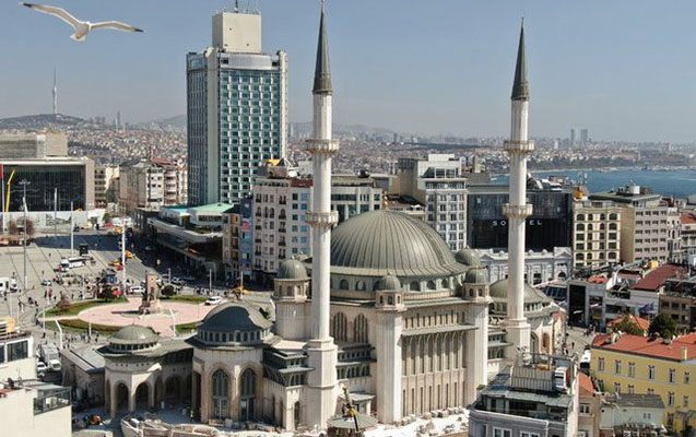 Taksim məscidi ibadətə açıldı – Fotolar