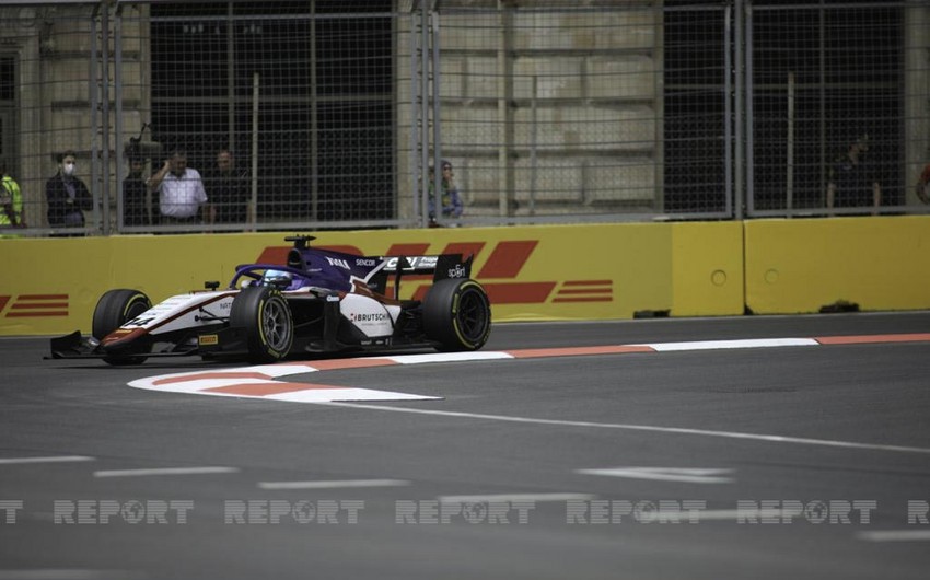 “Formula 2”: Bakıda ilk sprint yarışı başladı