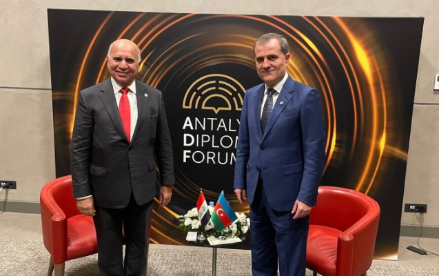 Ceyhun Bayramov İraqın xarici işlər naziri ilə görüşüb