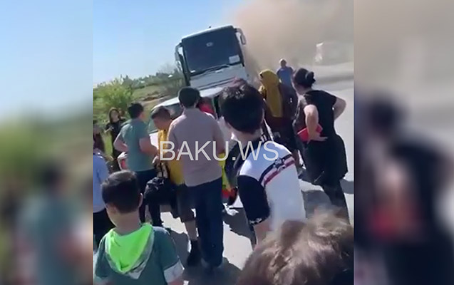 Şagirdləri Qubaya istirahətə aparan avtobus yandı - Video 4 image-bakuvs