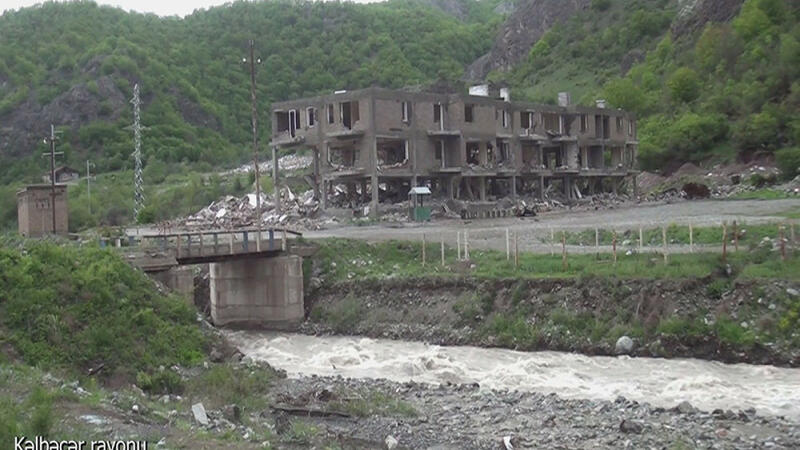 Müdafiə Nazirliyi Kəlbəcərdən yeni görüntülər yaydı – VİDEO