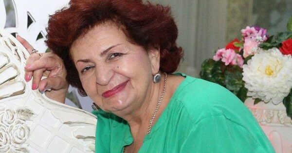 Efirə qonorar müqabilində çıxdığını etiraf etdi 17 image-kubra