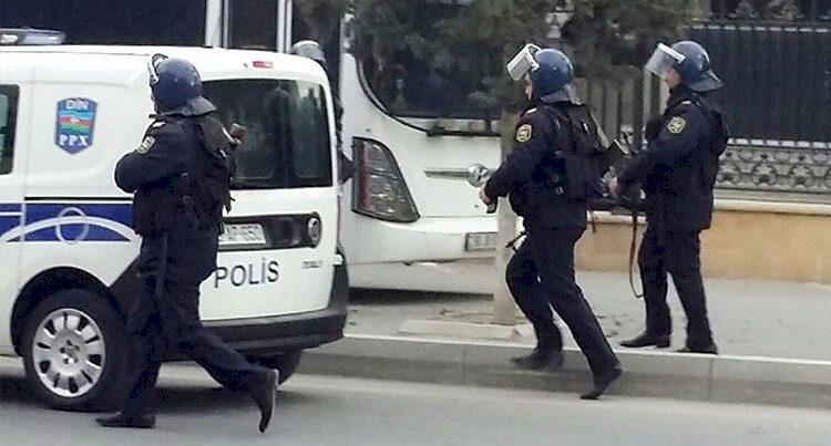 Pirallahıda əməliyyat, İcra Hakimiyyətinin işçiləri dindirilir