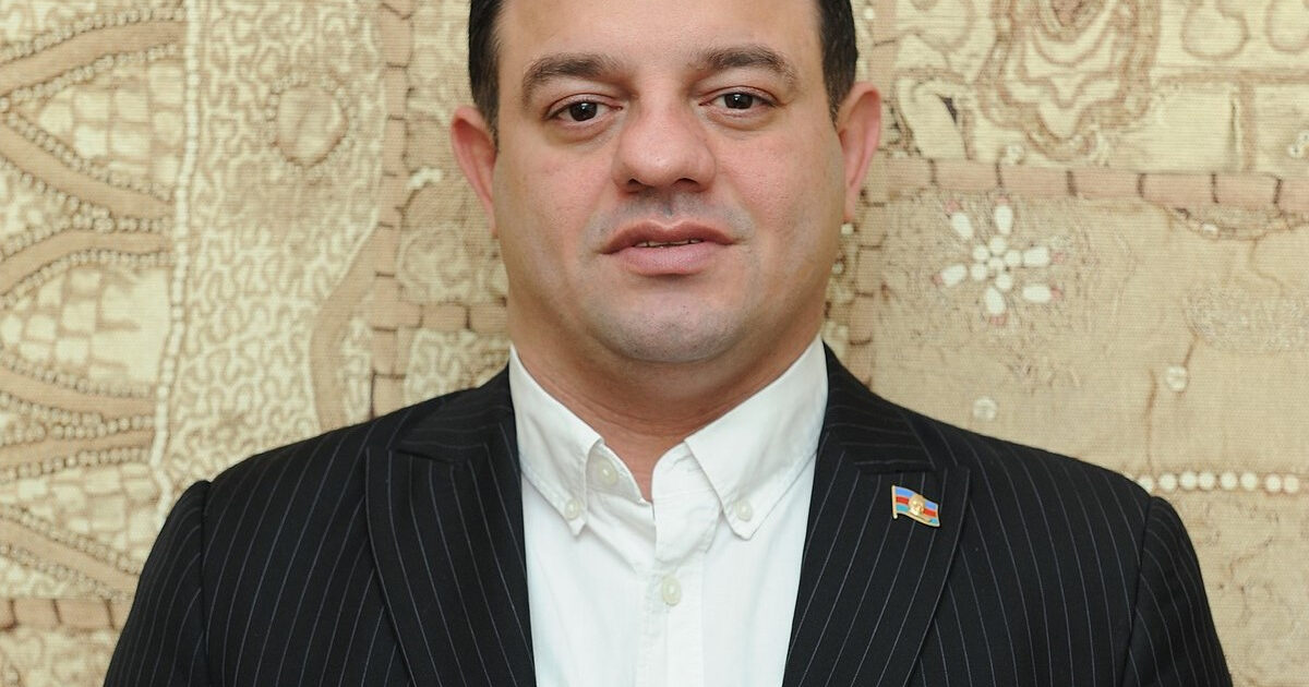 "Ata Abdullayevə quzu təklif etdim, götürmədi, 10 min manat istədi" - Məmur 1 image-ataabdullayev