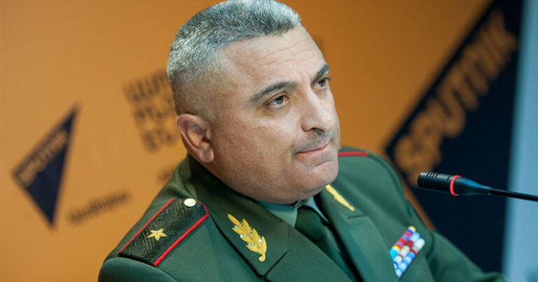 Andranik Makaryan: "Erməni obrazı belədir: sol əlində İncil, sağ əlində Kalaşnikov avtomatı” 1 image-makaryan