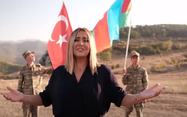 “Şuşanın dağları”nı Cıdır düzündə oxudu - VİDEO 1 image-mycollages_-_2021-09-28t101358-614