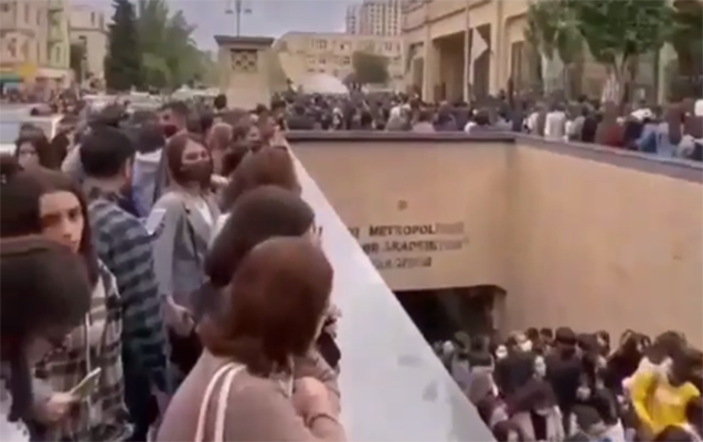 İlk dərs günü “Elmlər”də izdiham - VİDEO 1 image-bdu