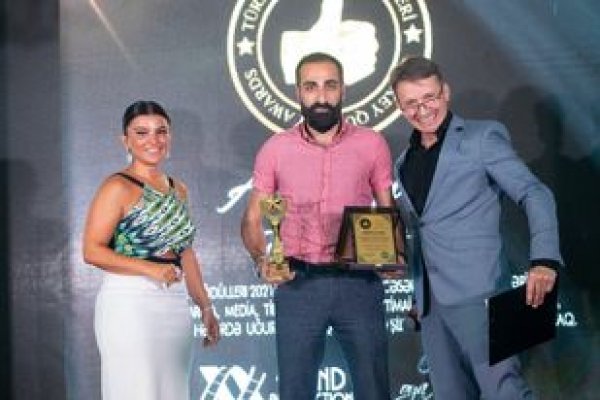 Elşən Gəncəvi yerli və beynəlxalq mükafatlara layiq görülüb – FOTOLAR 6 image-elsen