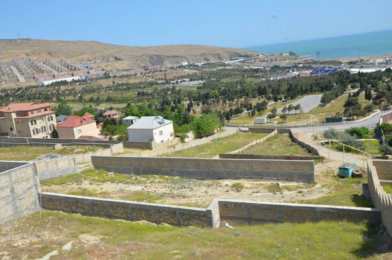 Torpaq almaq istəyənlərin NƏZƏRİNƏ: Bakıda qiymətlər ucuzlaşdı 1 image-1635071820_1635057149_1634014052_torpaq