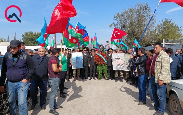 Nəşi tapılan şəhid dəfn edilir - Foto 5 image-ilqarsehid