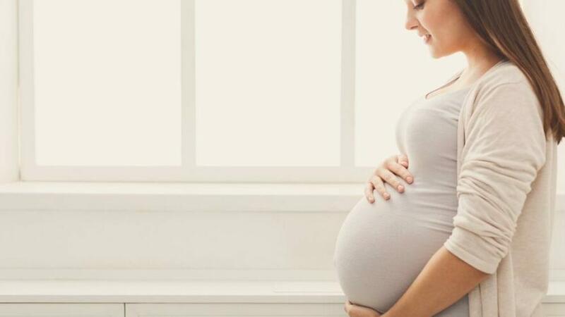 Koronavirusa yoluxan hamilə qadınlarda körpənin cinsi xəstəliyə necə təsir edir? - ARAŞDIRMA 1 image-shutterstock_1033096888_16_9_1634825418-880x495