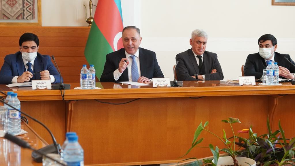 Davamçı gənclər Azərbaycan Respublikasının Konstitusiya Məhkəməsinin binası ilə tanış olublar 8 image-davam4
