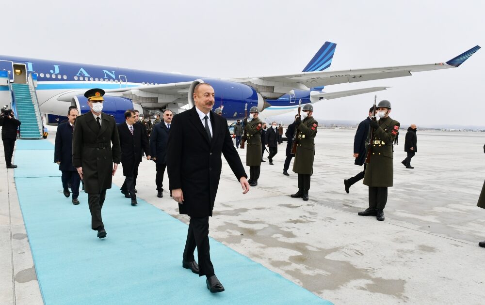 İlham Əliyev Ankarada - Fotolar + Yenilənib 5 image-16468996615306918333_1000x669
