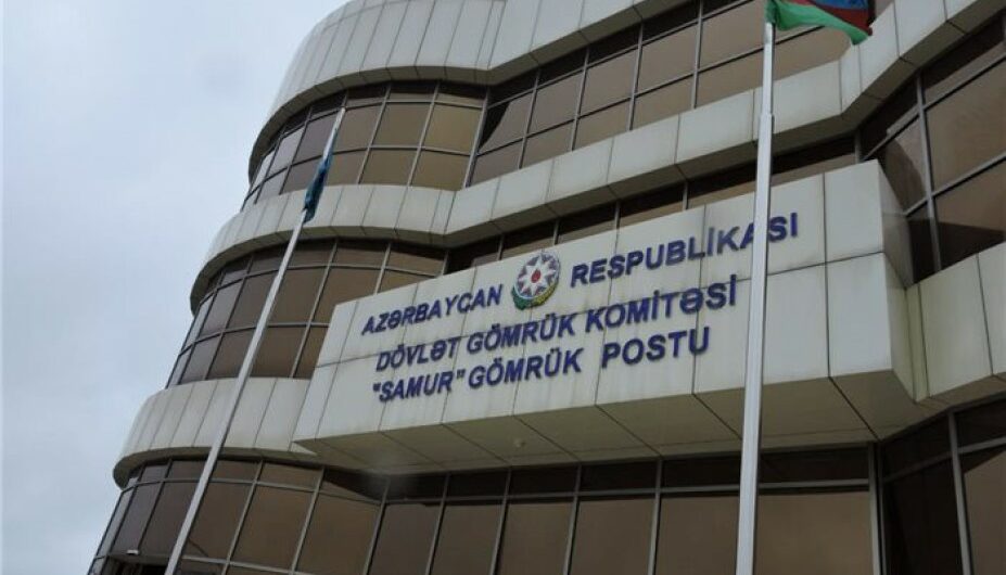 “Samur” gömrük postunda dəhşətli qəza - Türkiyəli sürücü öldü 1 image-1661328670_1540970260_15409669484870917749_1000x669-927x530