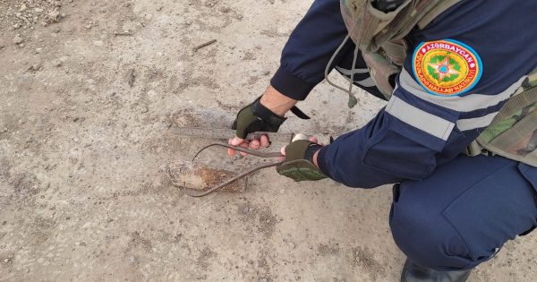 Sumqayıtda hərbi sursat aşkar edildi - Fotolar 9 image-27d1035_3